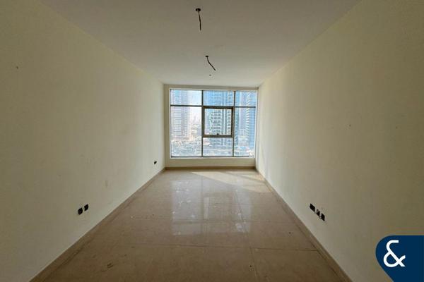 Lake View | One Bedroom | Great Investment